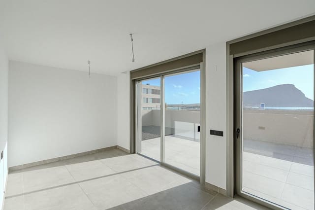 3 soverom Leilighet til salgs i El Medano, Granadilla de Abona med svømmebasseng garasje - € 660 000 (Ref: 8992596)