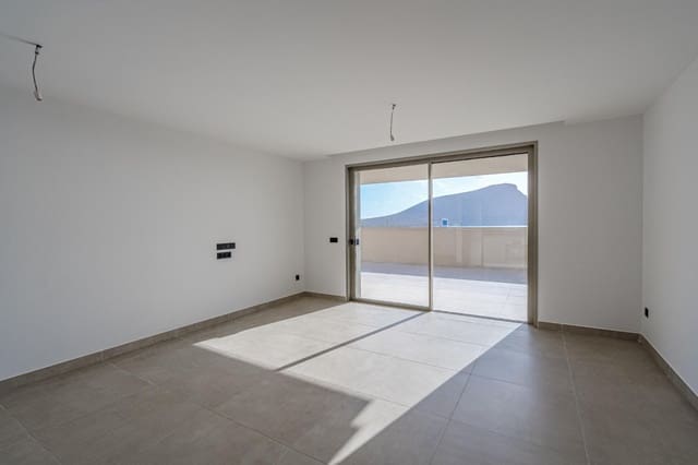 3 soverom Leilighet til salgs i El Medano, Granadilla de Abona med svømmebasseng garasje - € 660 000 (Ref: 8992596)