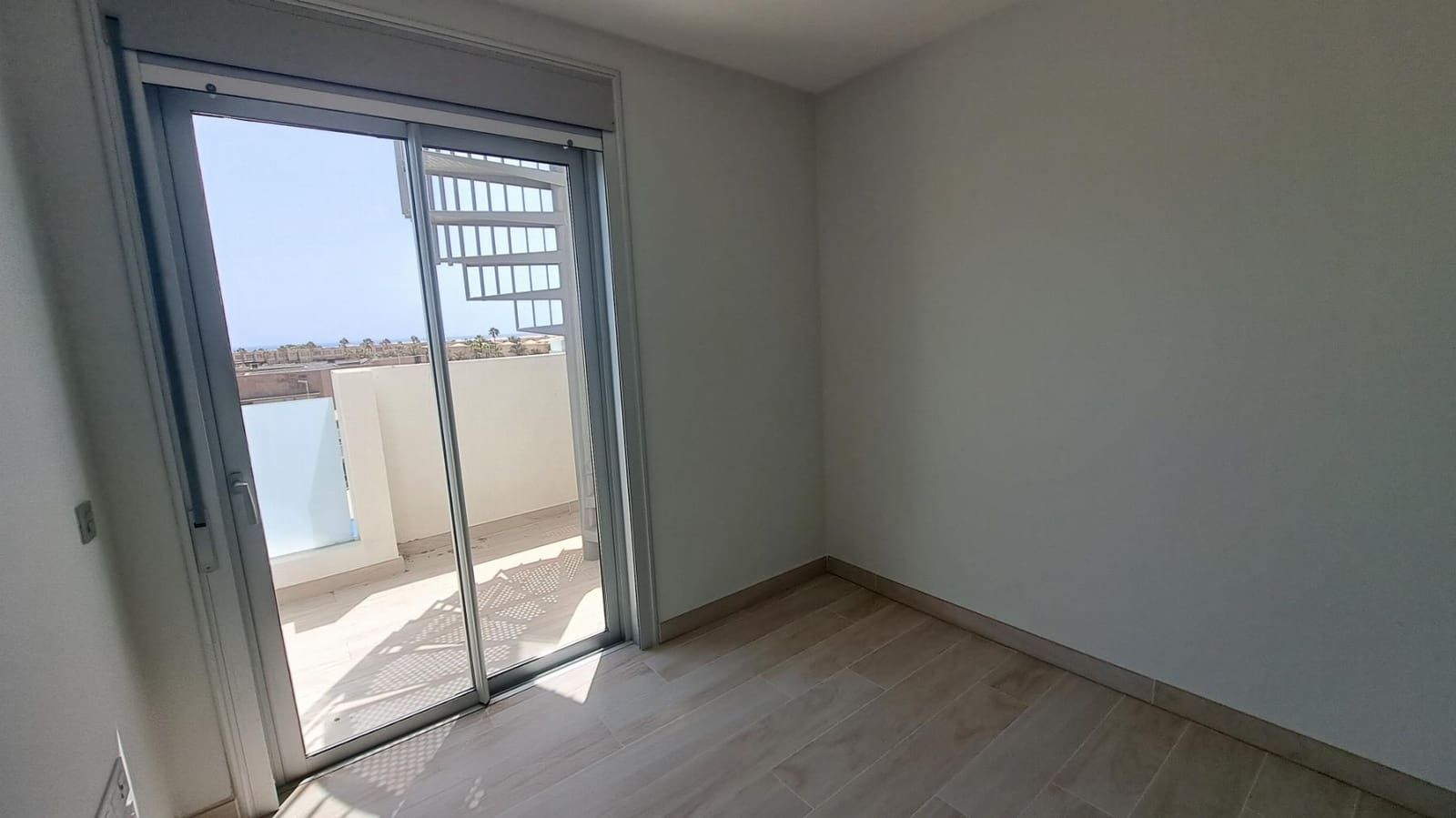 2 soveværelse Penthouse til salg i Granadilla de Abona med swimmingpool garage - € 550.000 (Ref: 9165178)