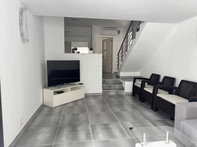 3 bedroom Townhouse for rent in San Eugenio Bajo, Adeje with pool - € 3,300 (Ref: 9324268)