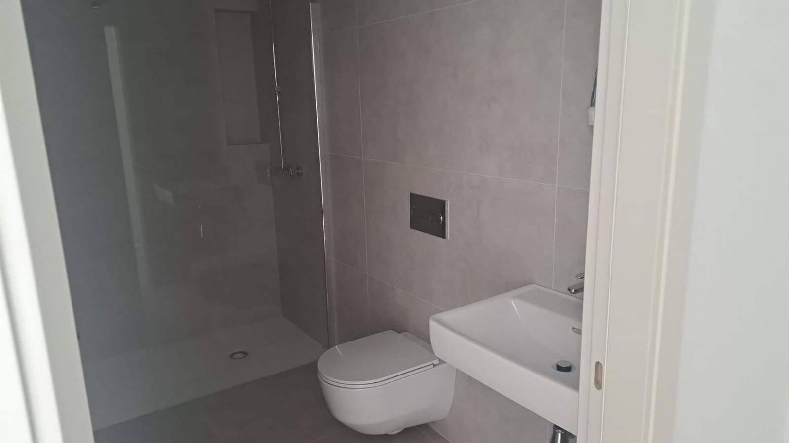 2 soveværelse Lejlighed til salg i El Madronal med swimmingpool garage - € 750.000 (Ref: 9367210)