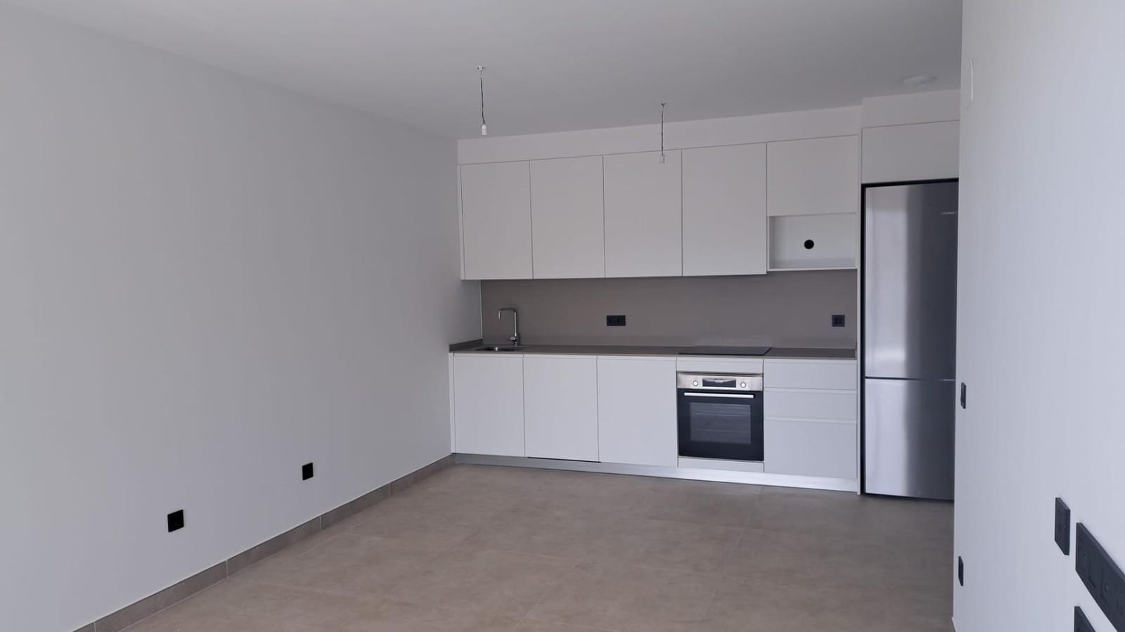 2 soveværelse Lejlighed til salg i El Madronal med swimmingpool garage - € 750.000 (Ref: 9367210)