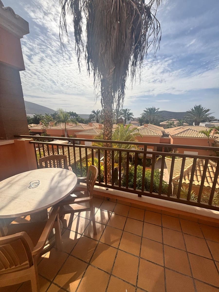 Apartamento de 1 habitación en Playa de las Americas en venta con piscina garaje - 370.000 € (Ref: 9378494)