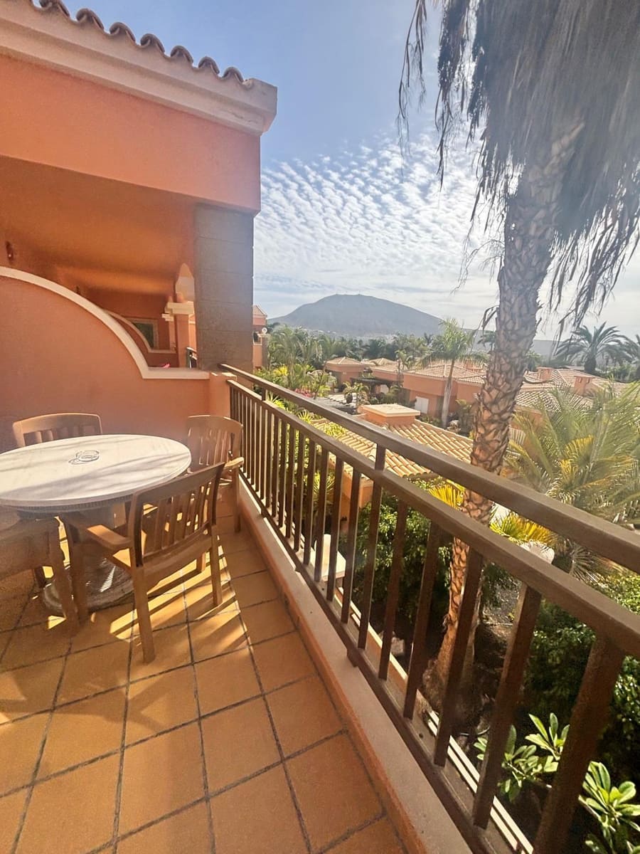 Apartamento de 1 habitación en Playa de las Americas en venta con piscina garaje - 370.000 € (Ref: 9378494)