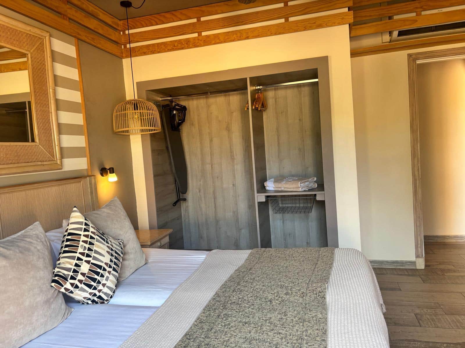 Apartamento de 1 habitación en Playa de las Americas en venta con piscina garaje - 370.000 € (Ref: 9378494)