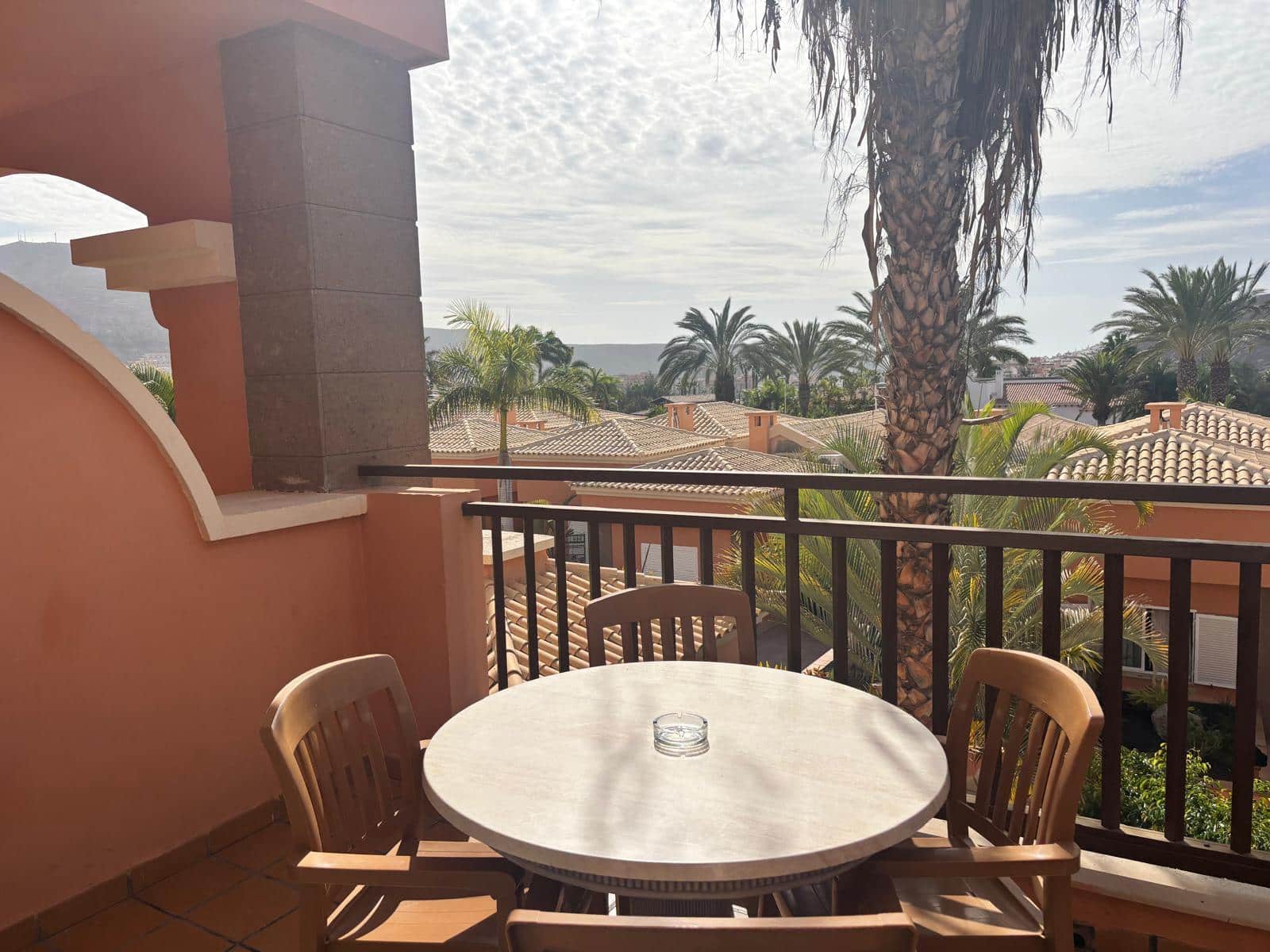 Apartamento de 1 habitación en Playa de las Americas en venta con piscina garaje - 370.000 € (Ref: 9378494)