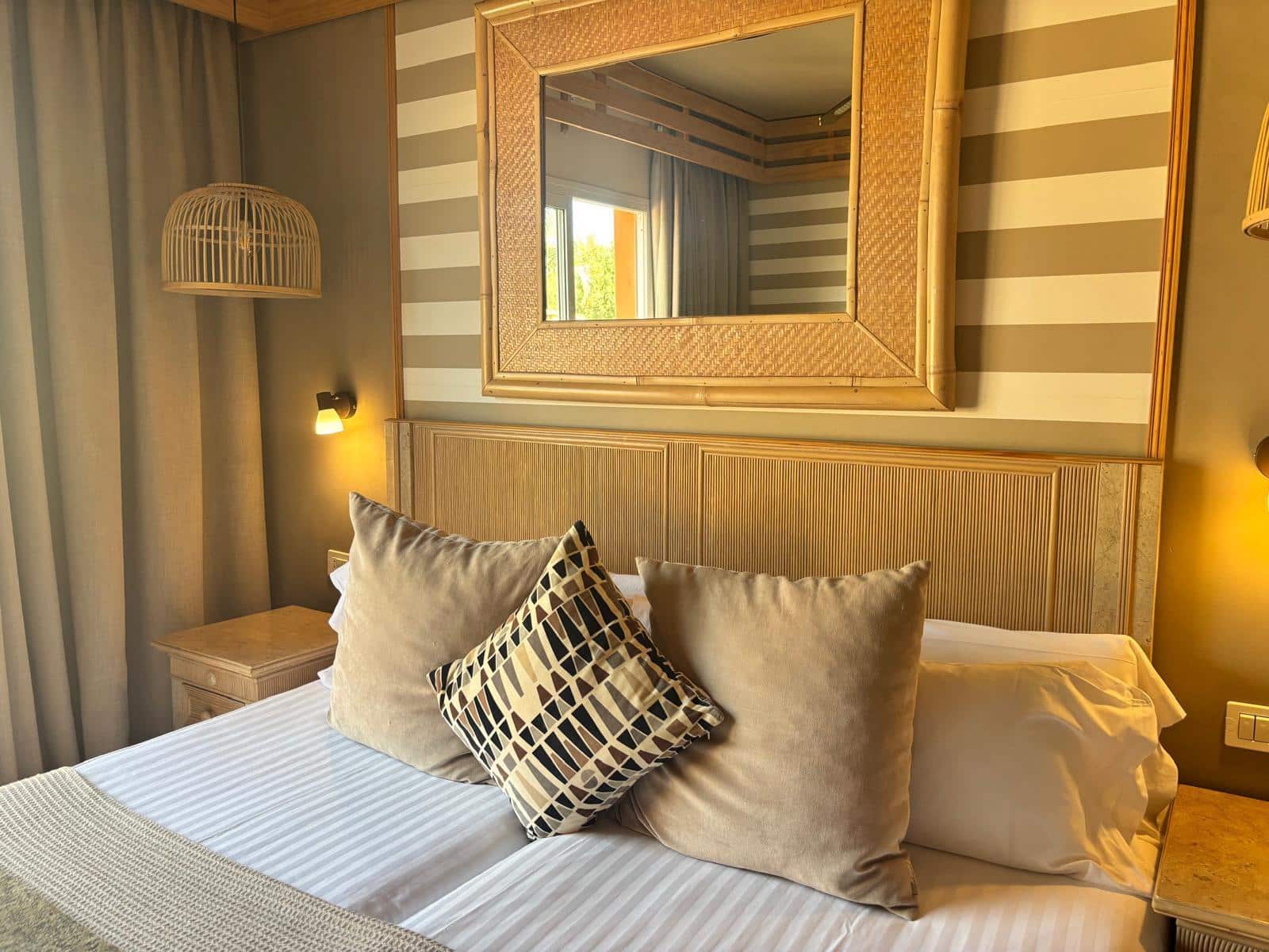 Apartamento de 1 habitación en Playa de las Americas en venta con piscina garaje - 370.000 € (Ref: 9378494)