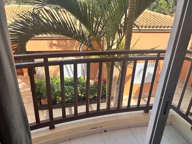 1 sypialnia Apartament na sprzedaż w Playa de las Americas, Arona z basenem garażem - 370 000 € (Ref: 9378494)