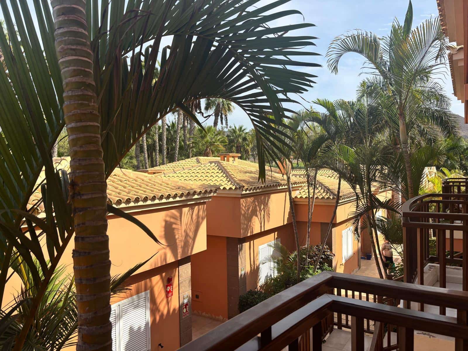 Apartamento de 1 habitación en Playa de las Americas en venta con piscina garaje - 370.000 € (Ref: 9378494)