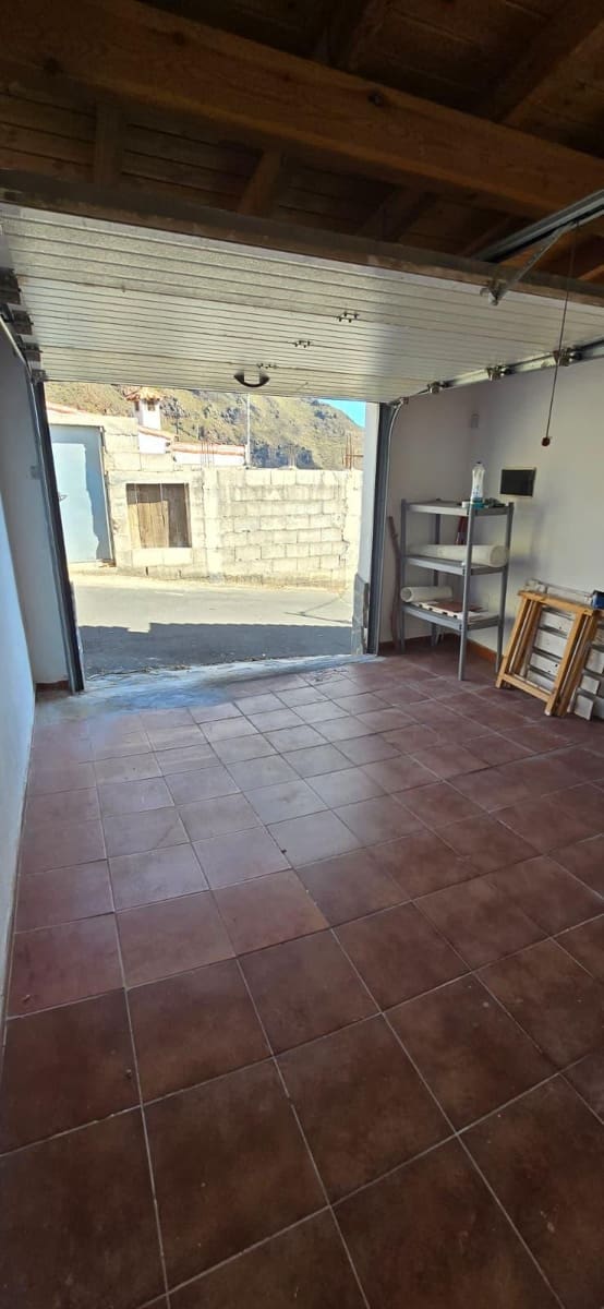 3 bedroom Villa for sale in Guia de Isora with garage - € 275,000 (Ref: 9436525)