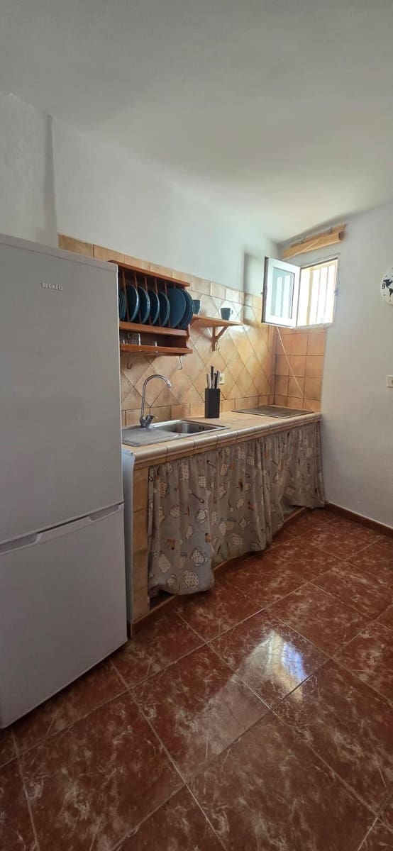 3 bedroom Villa for sale in Guia de Isora with garage - € 275,000 (Ref: 9436525)