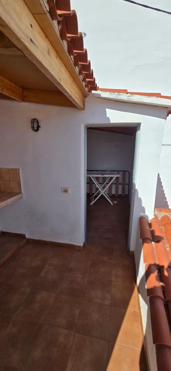 3 bedroom Villa for sale in Guia de Isora with garage - € 275,000 (Ref: 9436525)