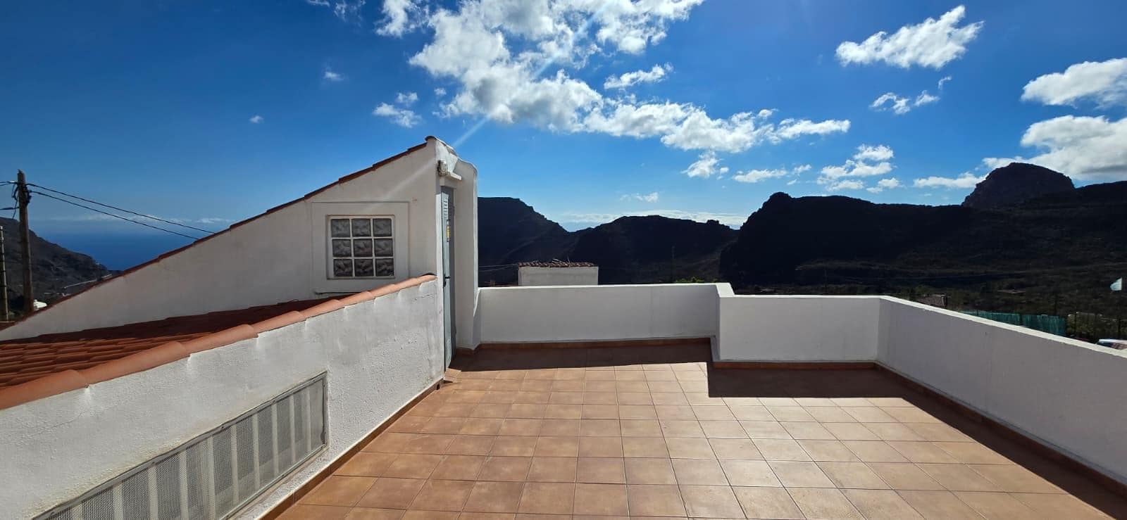 3 bedroom Villa for sale in Guia de Isora with garage - € 275,000 (Ref: 9436525)