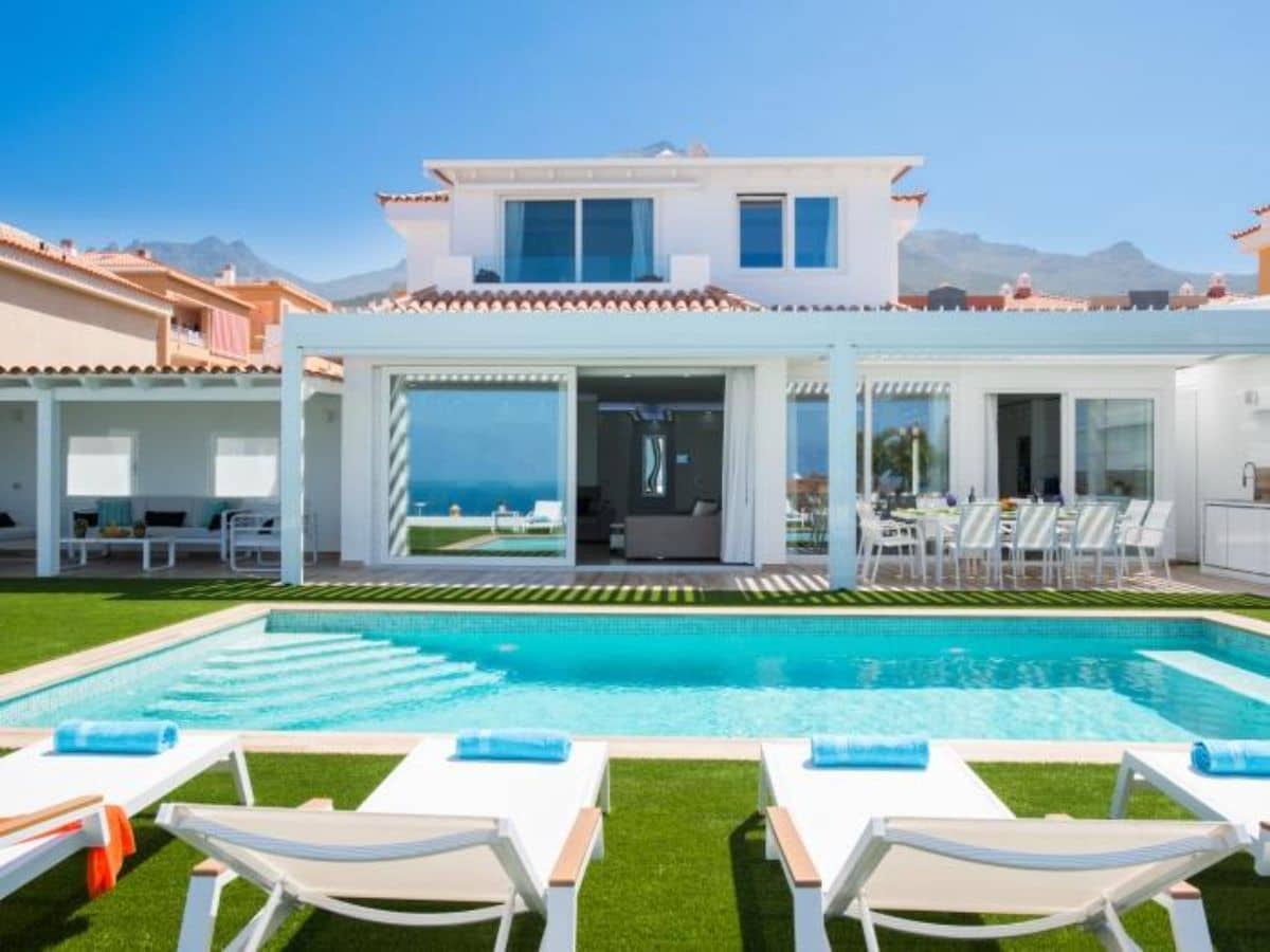 5 bedroom Villa for sale in El Madronal with pool garage - € 2,500,000 (Ref: 9625966)