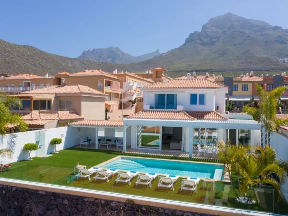 5 bedroom Villa for sale in El Madronal with pool garage - € 2,500,000 (Ref: 9625966)