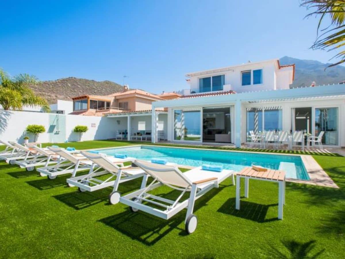 5 bedroom Villa for sale in El Madronal with pool garage - € 2,500,000 (Ref: 9625966)