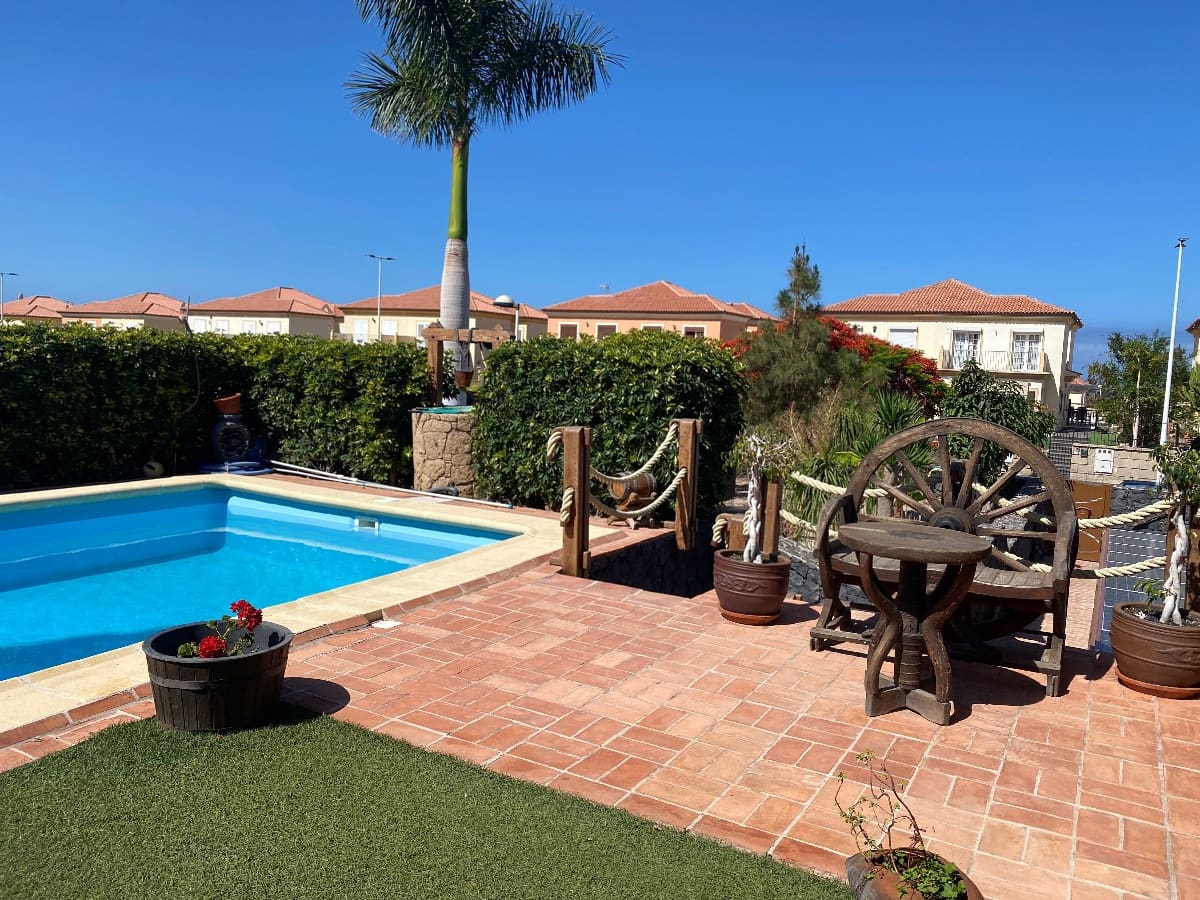 3 bedroom Villa for sale in El Madronal with garage - € 2,310,000 (Ref: 9625967)