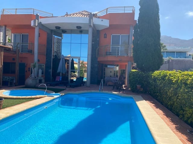 3 bedroom Villa for sale in El Madroñal, Adeje with garage - € 2,310,000 (Ref: 9625967)