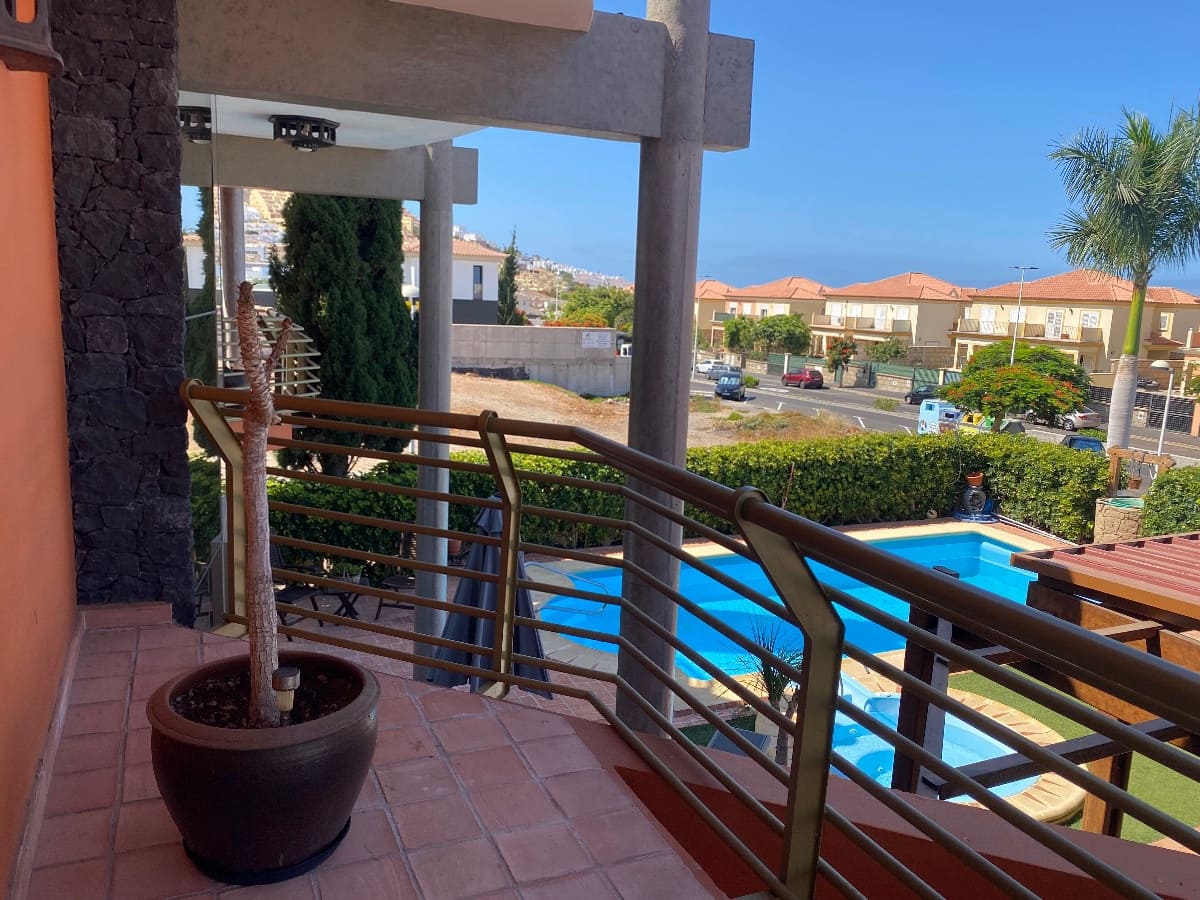 3 bedroom Villa for sale in El Madronal with garage - € 2,310,000 (Ref: 9625967)