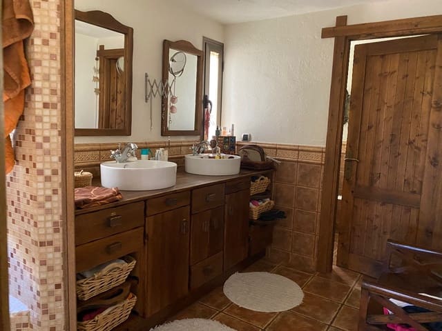 3 bedroom Villa for sale in El Madroñal, Adeje with garage - € 2,310,000 (Ref: 9625967)