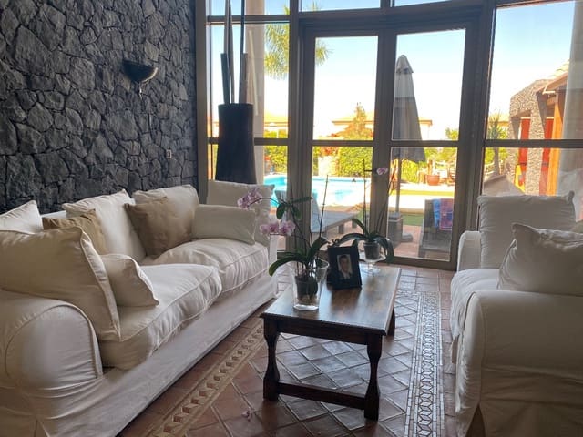 3 bedroom Villa for sale in El Madroñal, Adeje with garage - € 2,310,000 (Ref: 9625967)