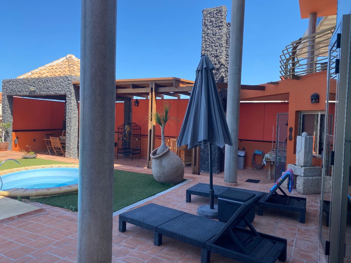 3 bedroom Villa for sale in El Madronal with garage - € 2,310,000 (Ref: 9625967)