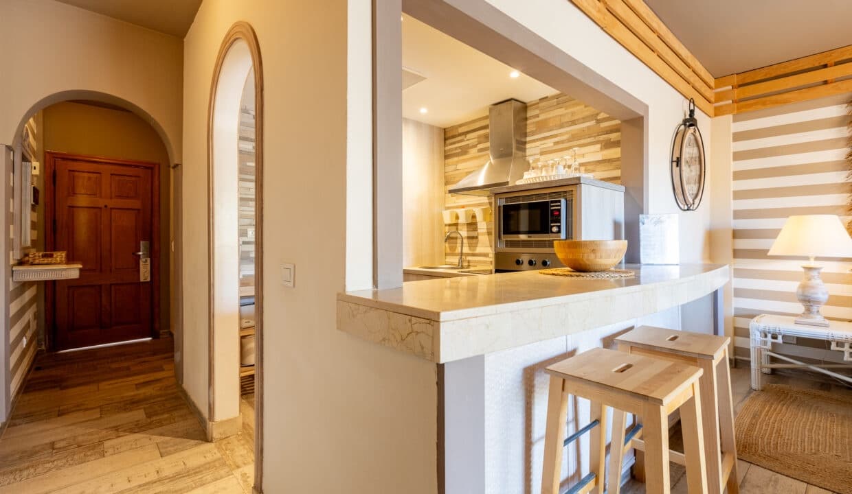 Apartment for sale in Los Cristianos with pool - € 330,000 (Ref: 9625980)