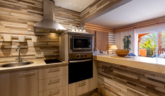 Apartment for sale in Los Cristianos, Arona with pool - € 330,000 (Ref: 9625980)