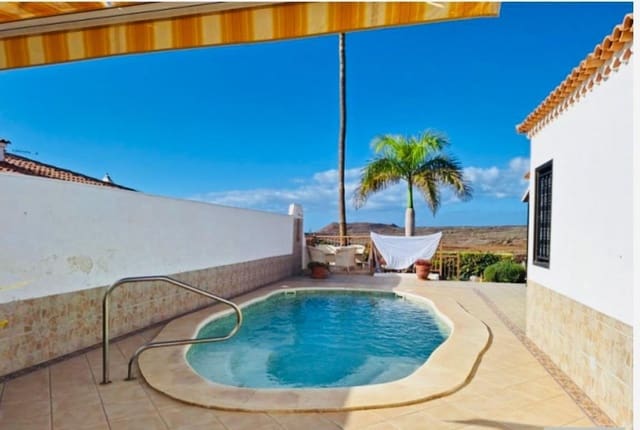 2 makuuhuone Huvila myytävänä paikassa Amarilla Golf, San Miguel de Abona mukana uima-altaan - 585 000 € (Ref: 9625982)