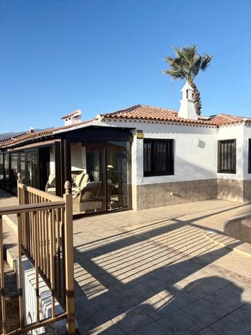 2 makuuhuone Huvila myytävänä paikassa Amarilla Golf, San Miguel de Abona mukana uima-altaan - 585 000 € (Ref: 9625982)