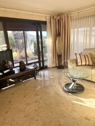 2 makuuhuone Huvila myytävänä paikassa Amarilla Golf, San Miguel de Abona mukana uima-altaan - 585 000 € (Ref: 9625982)