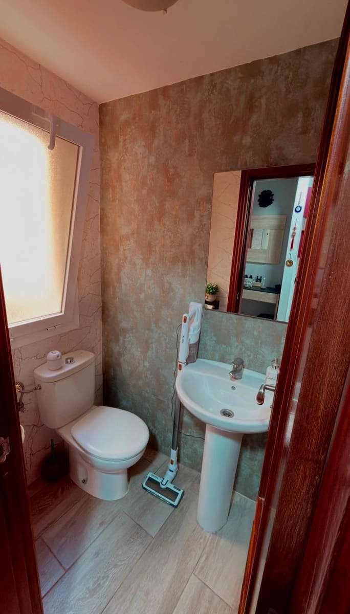 Apartamento de 3 habitaciones en San Isidro de Abona en venta con garaje - 315.000 € (Ref: 9663894)