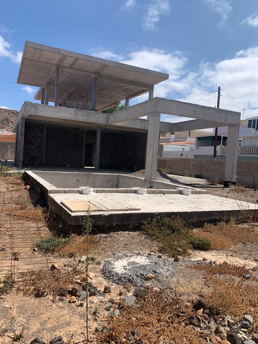 Building Plot for sale in Arona - € 1,100,000 (Ref: 9702078)