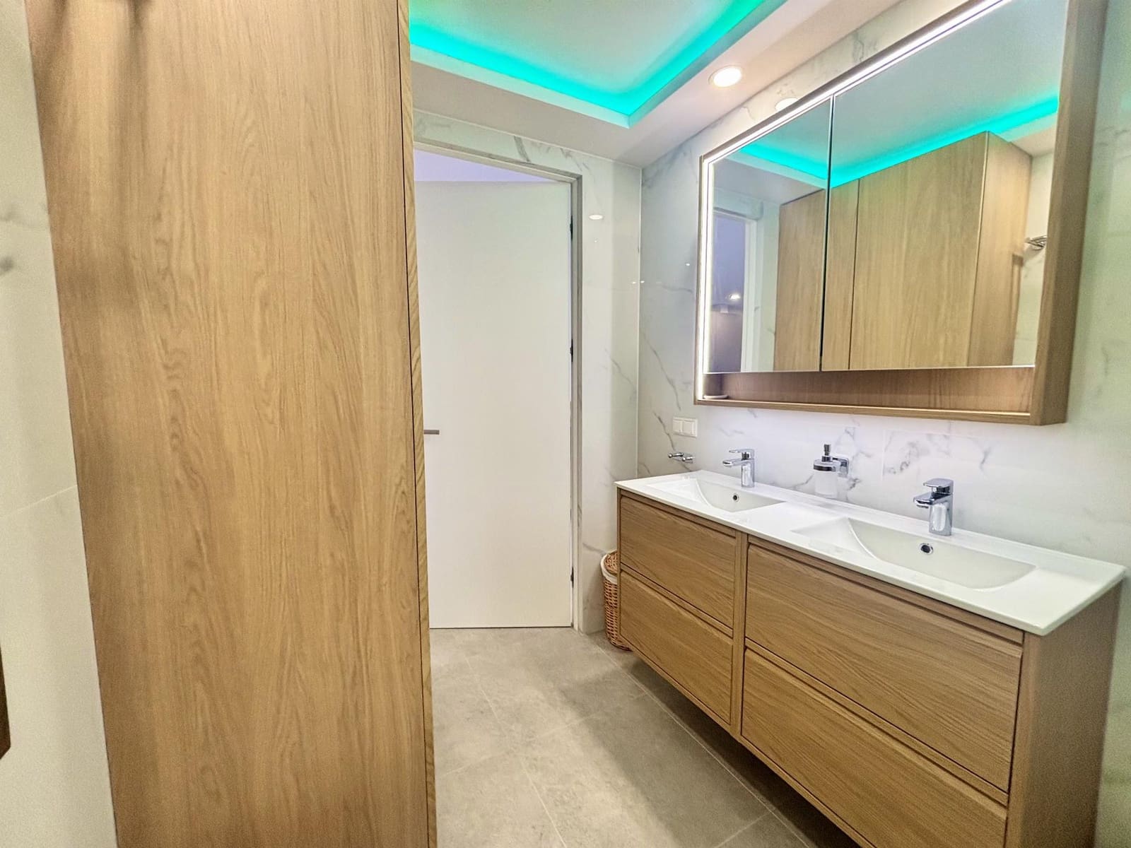 2 soveværelse Lejlighed til salg i Los Cristianos med swimmingpool - € 395.000 (Ref: 9726767)