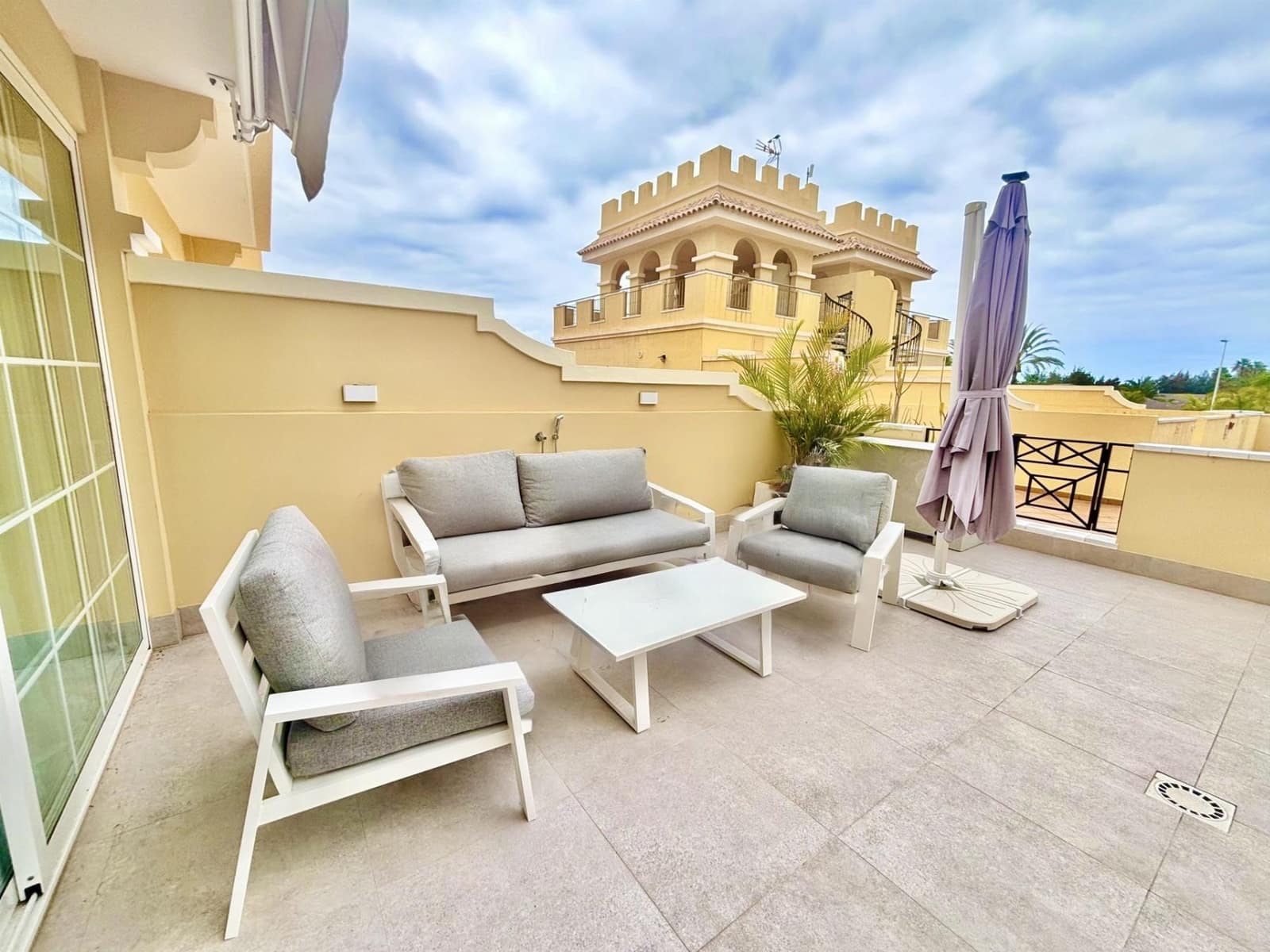 2 soveværelse Lejlighed til salg i Los Cristianos med swimmingpool - € 395.000 (Ref: 9726767)