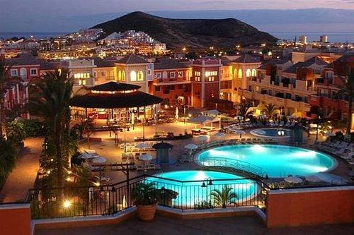 2 bedroom Apartment for sale in Los Cristianos with pool - € 395,000 (Ref: 9726767)