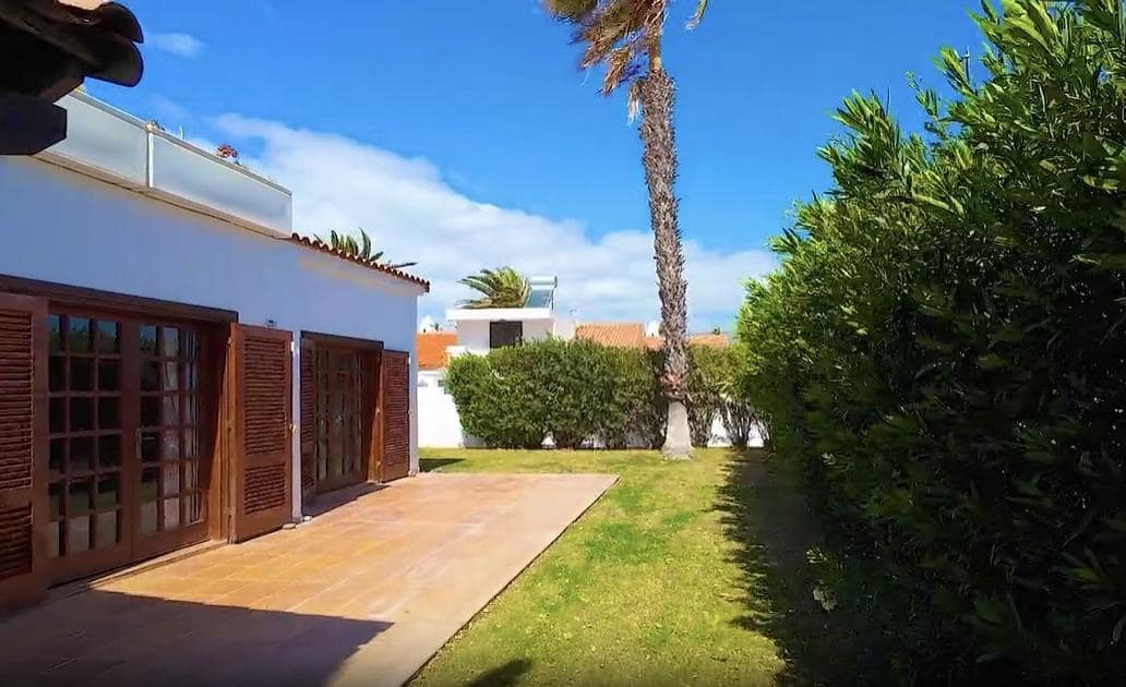 3 bedroom Villa for sale in Golf del Sur with pool - € 450,000 (Ref: 9727665)