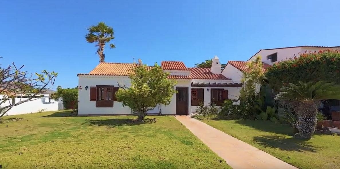 3 bedroom Villa for sale in Golf del Sur with pool - € 450,000 (Ref: 9727665)