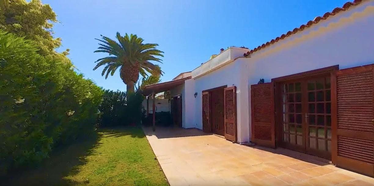 3 bedroom Villa for sale in Golf del Sur with pool - € 450,000 (Ref: 9727665)