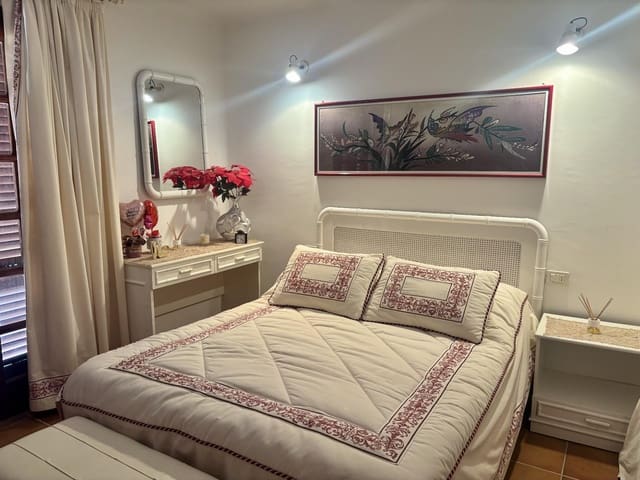 Chalet de 3 habitaciones en Golf del Sur, San Miguel de Abona en venta con piscina - 450.000 € (Ref: 9727665)