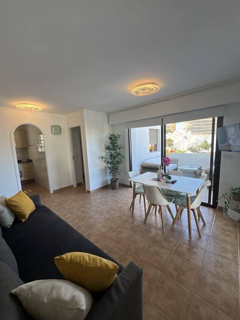 Apartamento de 2 habitaciones en Costa Adeje en venta con piscina - 399.000 € (Ref: 9735693)