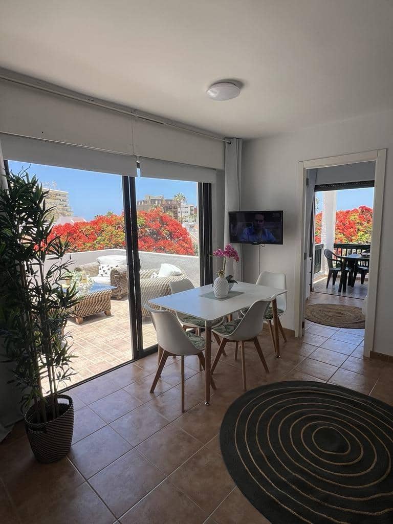 Apartamento de 2 habitaciones en Costa Adeje en venta con piscina - 399.000 € (Ref: 9735693)