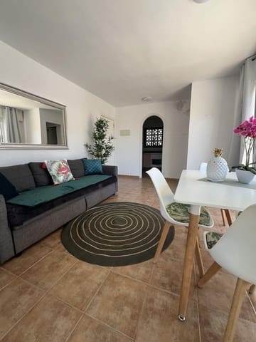 Apartamento de 2 habitaciones en Torviscas Bajo, Adeje en venta con piscina - 399.000 € (Ref: 9735693)
