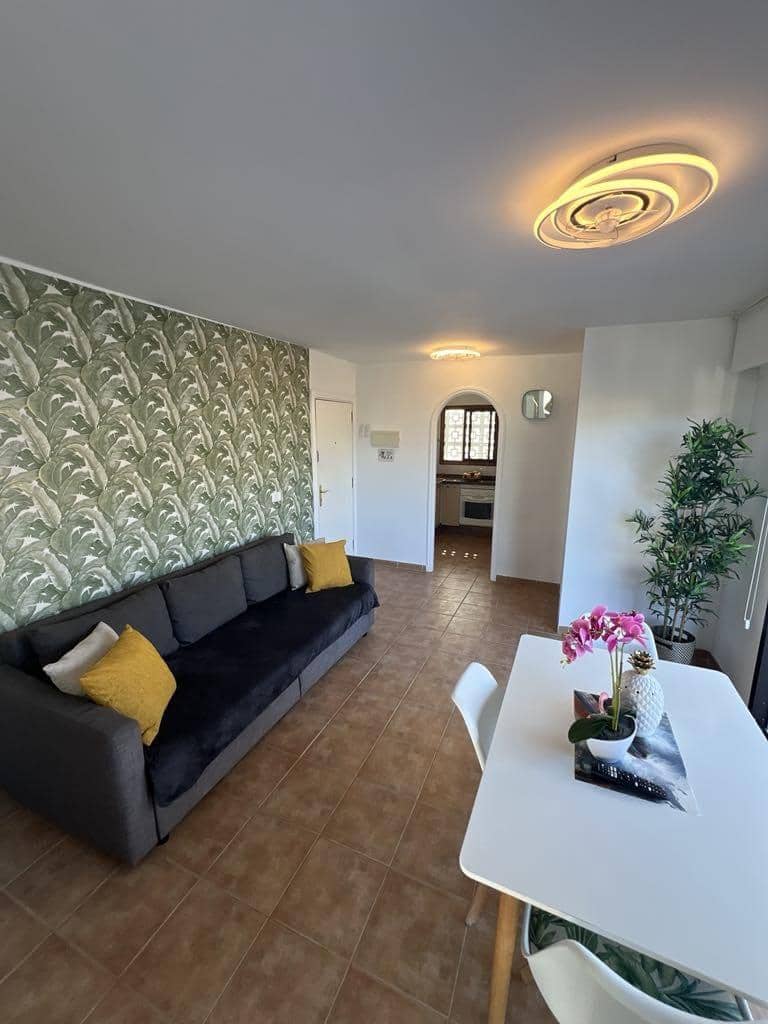 Apartamento de 2 habitaciones en Costa Adeje en venta con piscina - 399.000 € (Ref: 9735693)