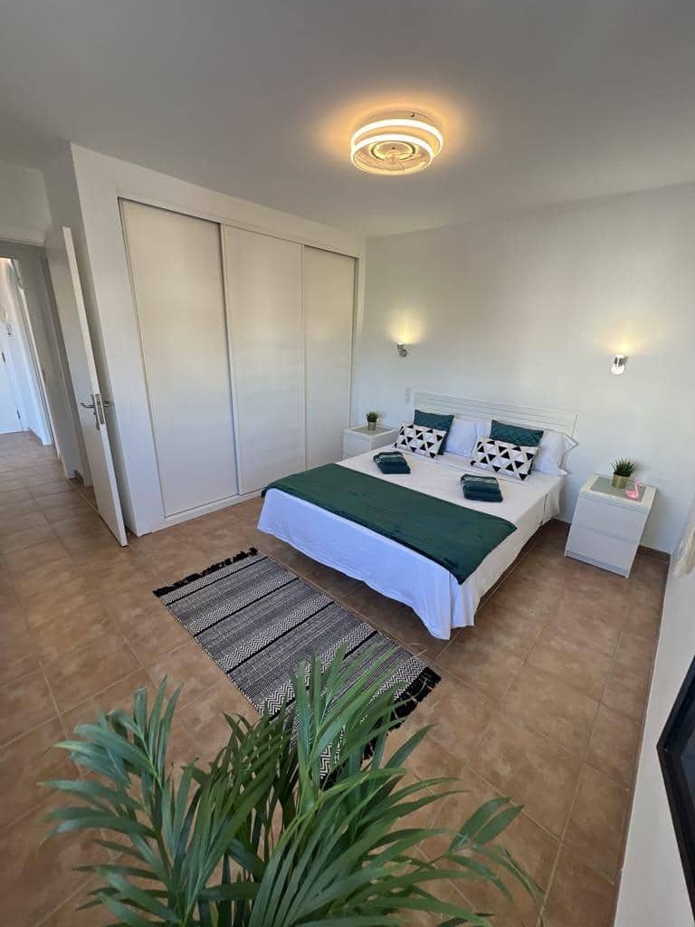 Apartamento de 2 habitaciones en Costa Adeje en venta con piscina - 399.000 € (Ref: 9735693)