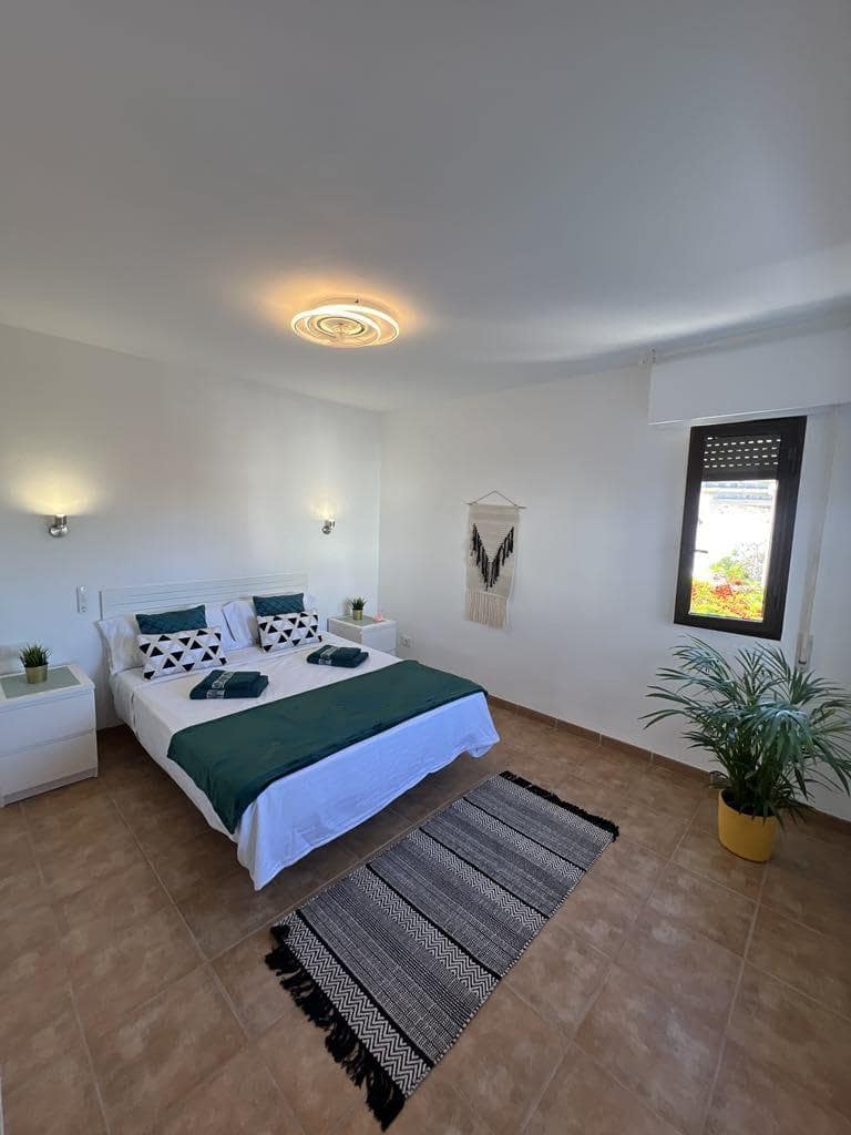 Apartamento de 2 habitaciones en Costa Adeje en venta con piscina - 399.000 € (Ref: 9735693)