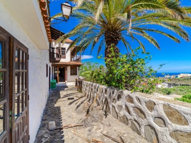 10 bedroom Finca/Country House for sale in Icod de los Vinos with garage - € 559,000 (Ref: 9748150)