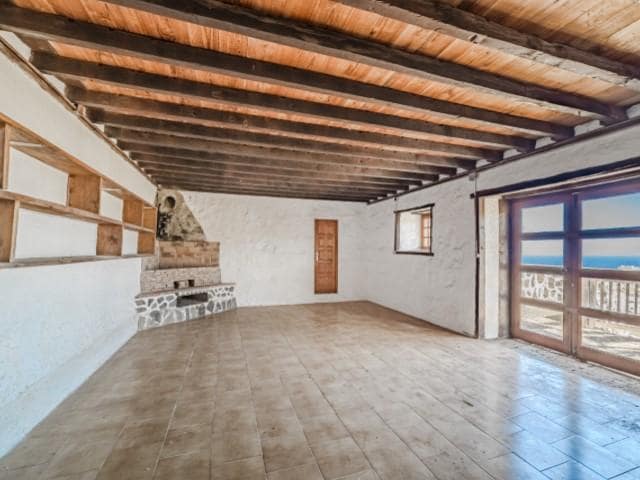 10 bedroom Finca/Country House for sale in Icod de los Vinos with garage - € 559,000 (Ref: 9748150)