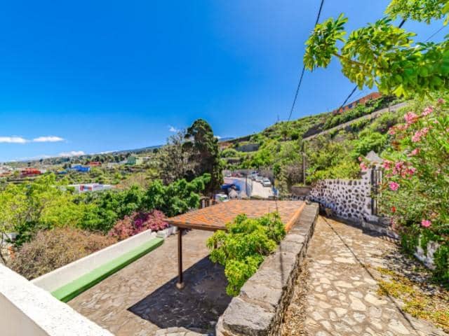 10 bedroom Finca/Country House for sale in Icod de los Vinos with garage - € 559,000 (Ref: 9748150)