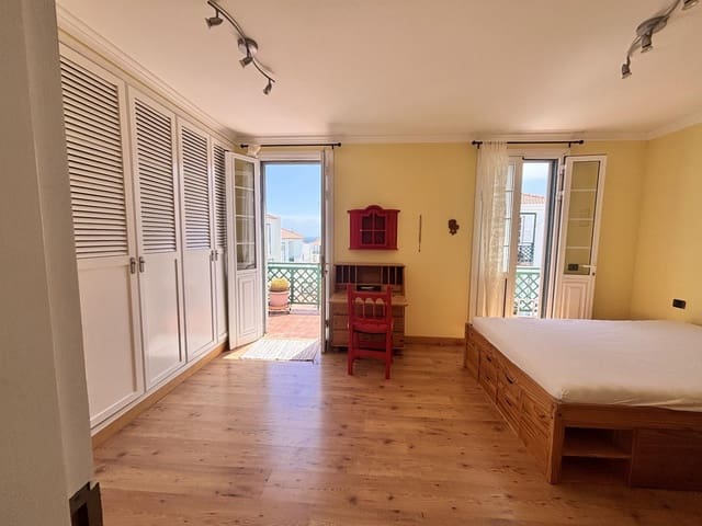 3 soveværelse Semi-Rækkehus til salg i Abades, Arico - € 375.000 (Ref: 9765140)